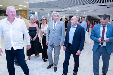 Строителям Оренбуржья вручили заслуженные награды 